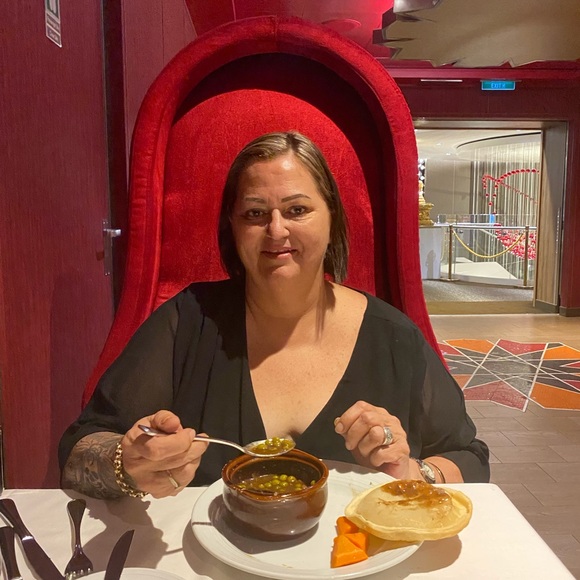 Meet your Posher, Lauren - Picture 6 of 11